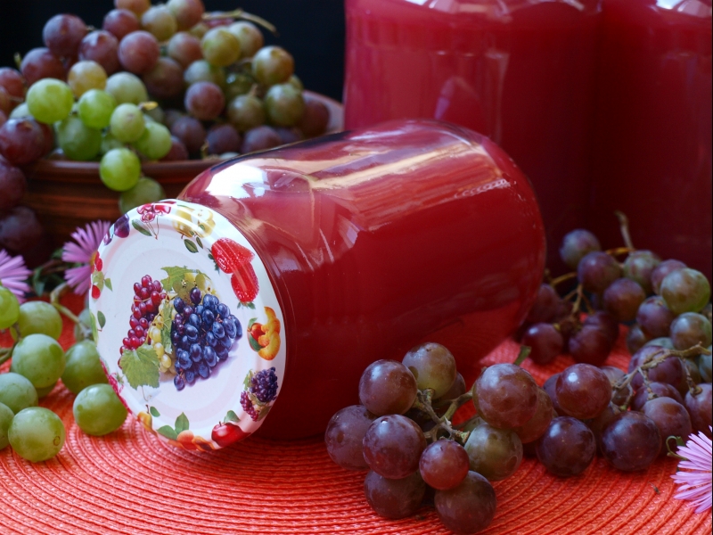 Как сделать виноградный сок: способы с соковыжималкой и без