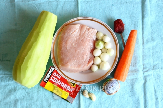 Ингредиенты для тушеных кабачков с мясом в мультиварке