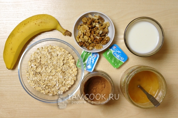 Ингредиенты для геркулесовой каши с бананом и орехами