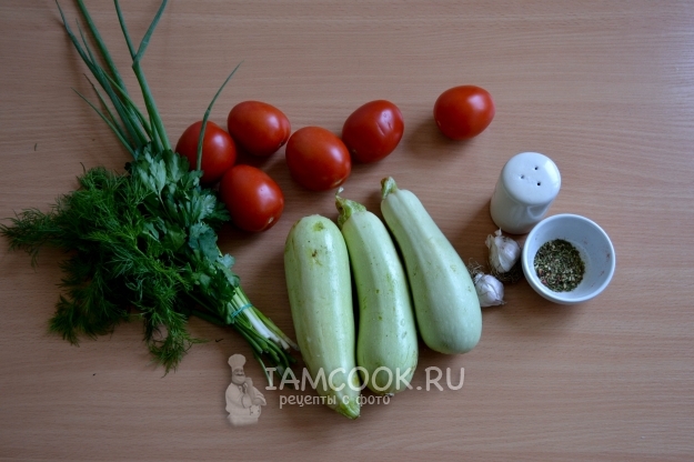 Ингредиенты для тушеных кабачков с помидорами и чесноком