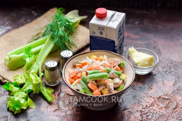 Ингредиенты для супа-пюре из сельдерея и замороженных овощей (со сливками)