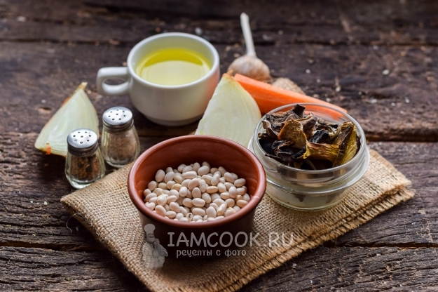 Ингредиенты для паштета из фасоли с сушеными грибами