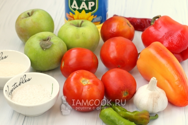 Ингредиенты для вкусной острой аджики с яблоками на зиму
