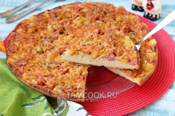 Гавайская пицца с ананасом, ветчиной и сыром