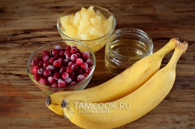 Ингредиенты для ананасово-клюквенного смузи