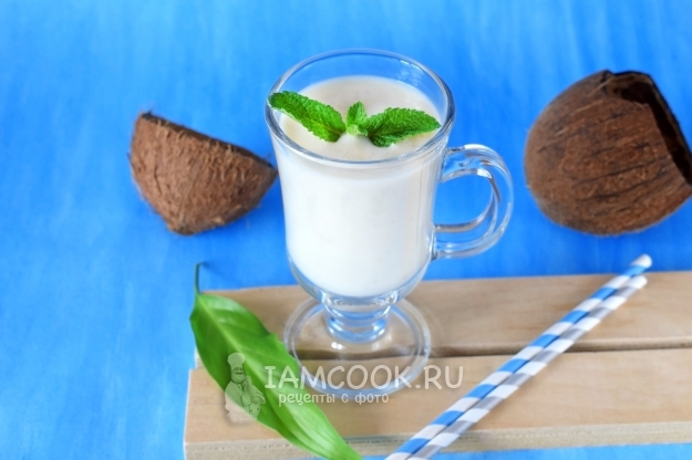 Фото грушево-бананового смузи с кокосовым молоком