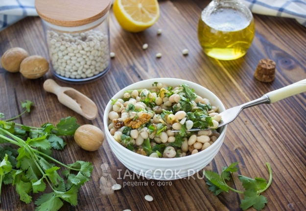 Рецепт салата с фасолью и кинзой