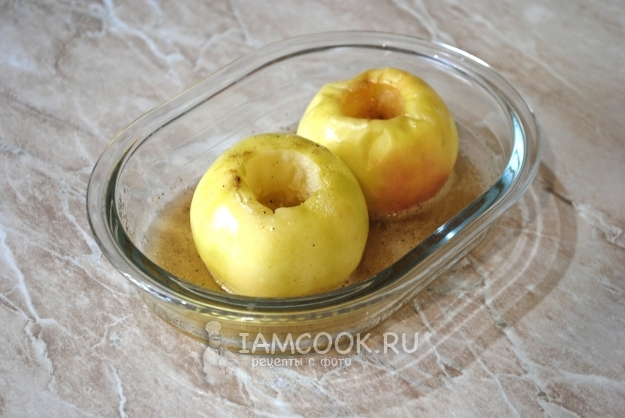 Запечь яблоки в духовке
