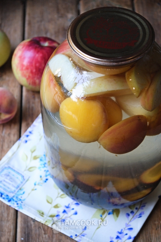 Рецепт компота с яблоками, сливами и персиками на зиму