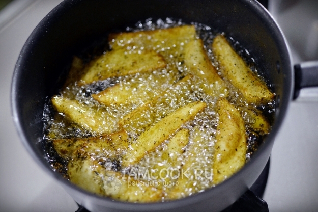 Пожарить картофель в масле