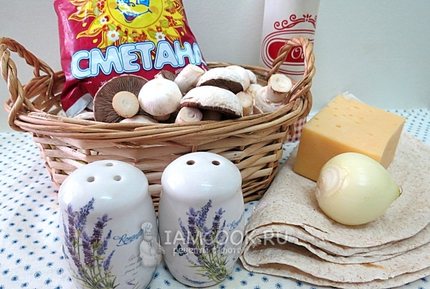 Ингредиенты для закусочного торта из лаваша с грибами