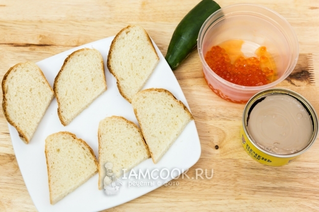 Ингредиенты для бутербродов с красной икрой и печенью трески