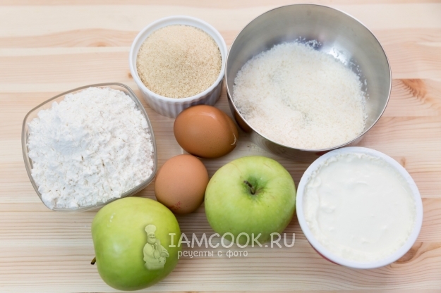 Ингредиенты для кокосового пирога с яблоками (на сметане)