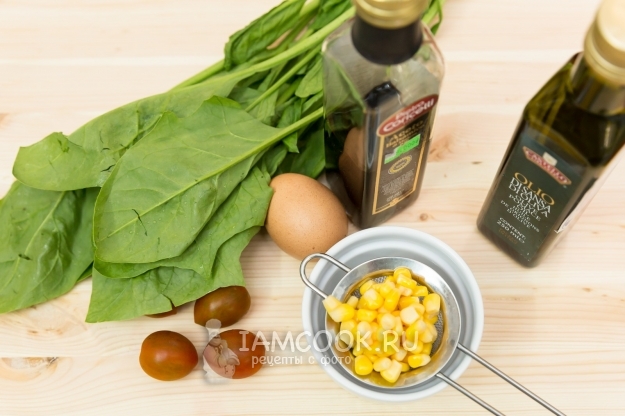 Ингредиенты для салата со шпинатом и помидорами