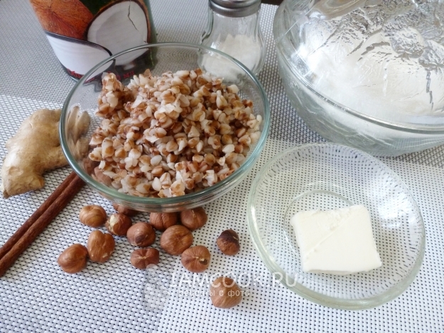 Ингредиенты для гречки с кокосовым молоком и фундуком