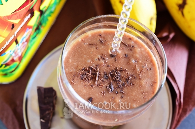 Фото шоколадного смузи с бананом и кокосовым молоком