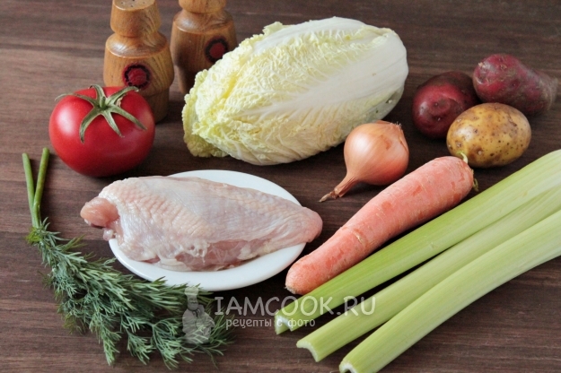 Ингредиенты для супа с сельдереем и курицей