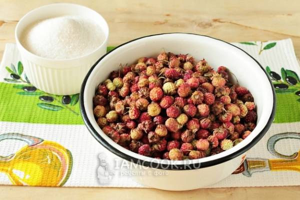 Варенье из лесной клубники на зиму: рецепты, как сварить с плодоножками