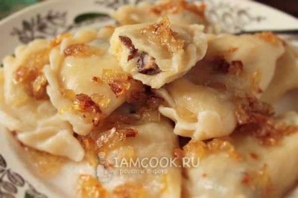 Вареники из заварного теста с картошкой и грибами