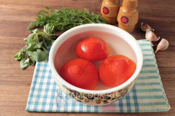 Залить помидоры кипятком
