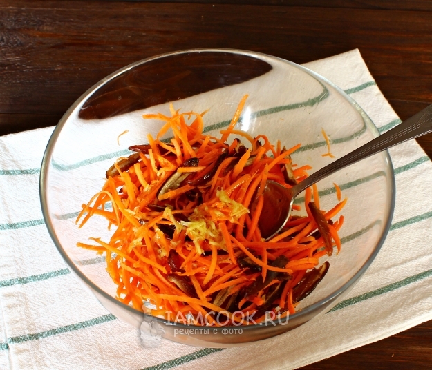 Рецепт морковно-финикового салата с имбирной заправкой