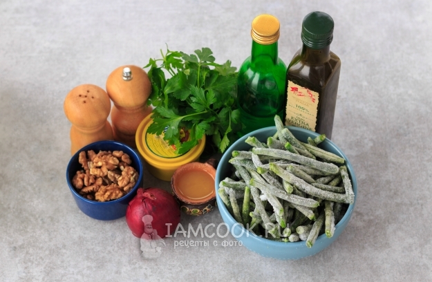 Ингредиенты для салата из стручковой фасоли с грецкими орехами