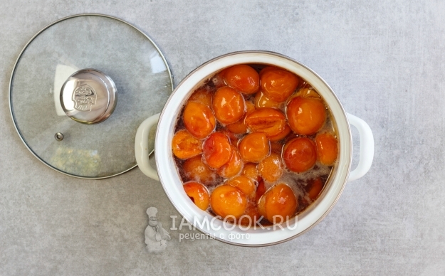 Сварить абрикосы в сиропе