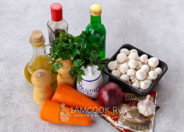 Ингредиенты для салата с шампиньонами и корейской морковью