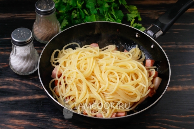 Добавить спагетти