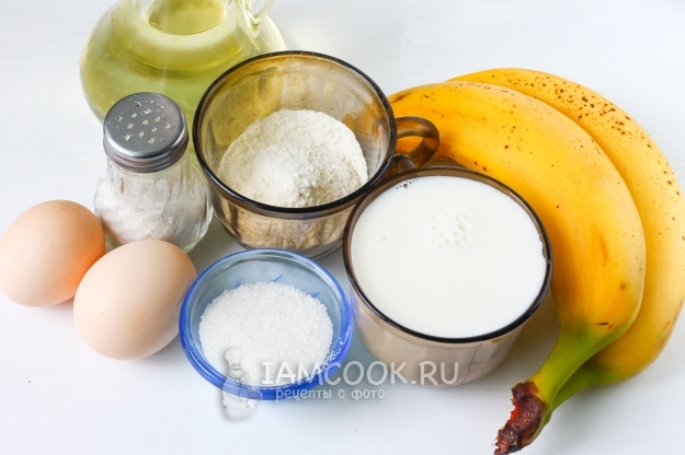 Ингредиенты для блинчиков из банана и яйца
