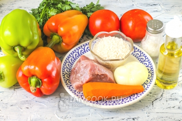 Ингредиенты для фаршированных перцев в томатном соусе