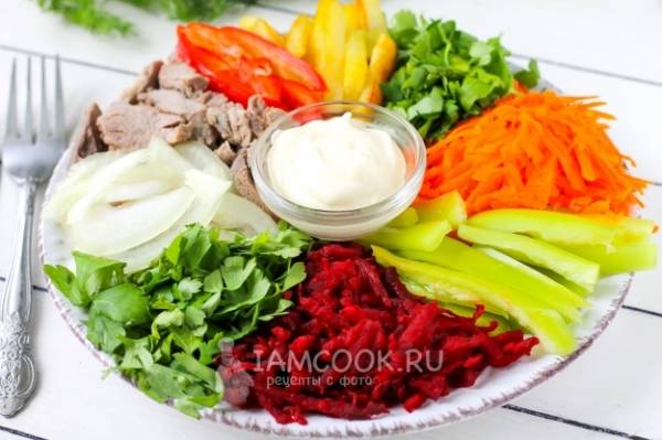 Татарский салат — рецепт с фото | Рецепт | Салаты, Еда на обед, Салат из говядины