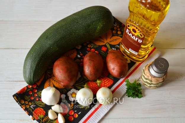 Ингредиенты для постного рагу из кабачков с картошкой в мультиварке