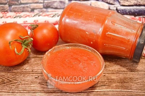 Паста с хрустящим беконом и сочным томатным соусом