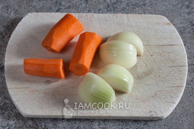 Почистить лук и морковь
