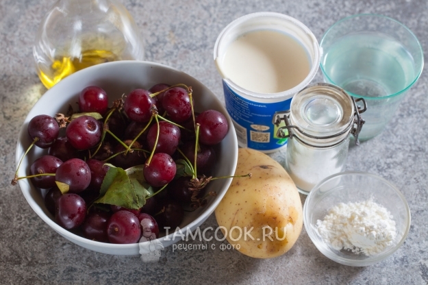 Ингредиенты для картошки фри с вишневым соусом и взбитыми сливками