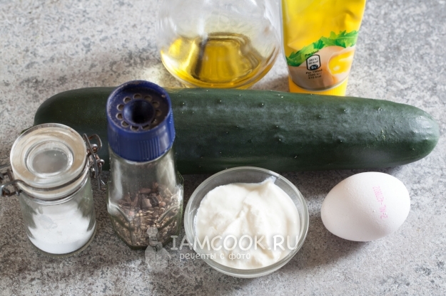 Ингредиенты для жареных огурцов с яйцами
