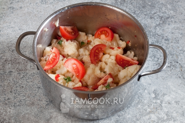 Рецепт салата из цветной капусты с помидорами