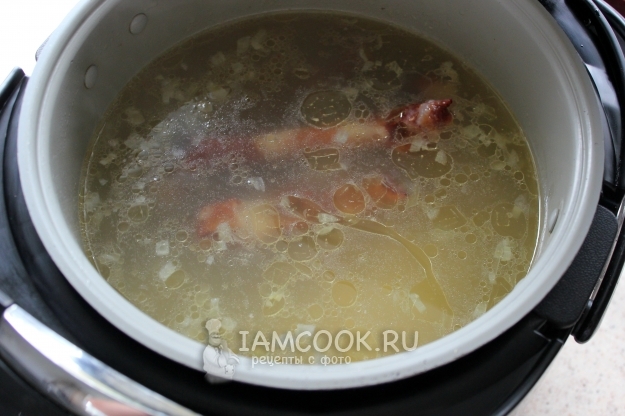 Положить ребрышки в суп