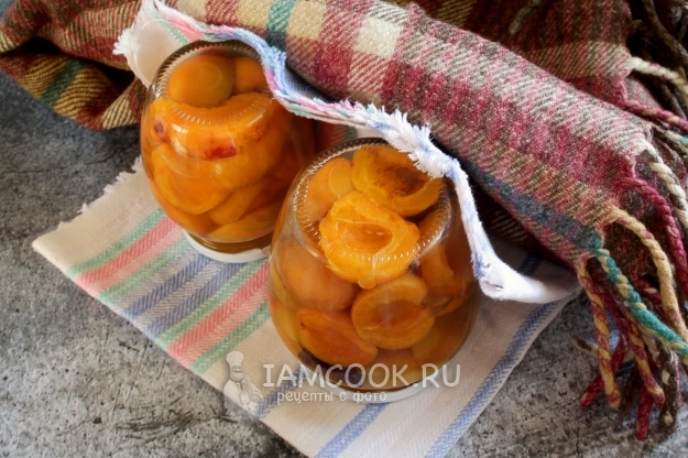 Фото компота из абрикосов без косточек на зиму