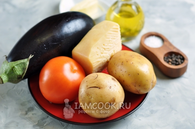 Ингредиенты для запеканки с баклажанами, помидорами и картошкой