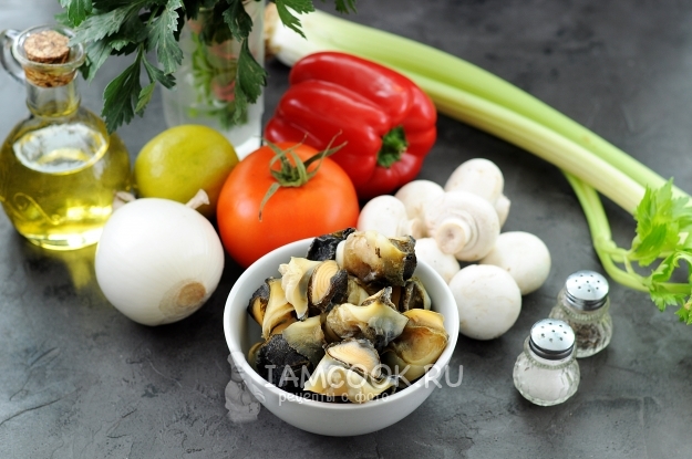 Ингредиенты для салата из рапанов с овощами и грибами