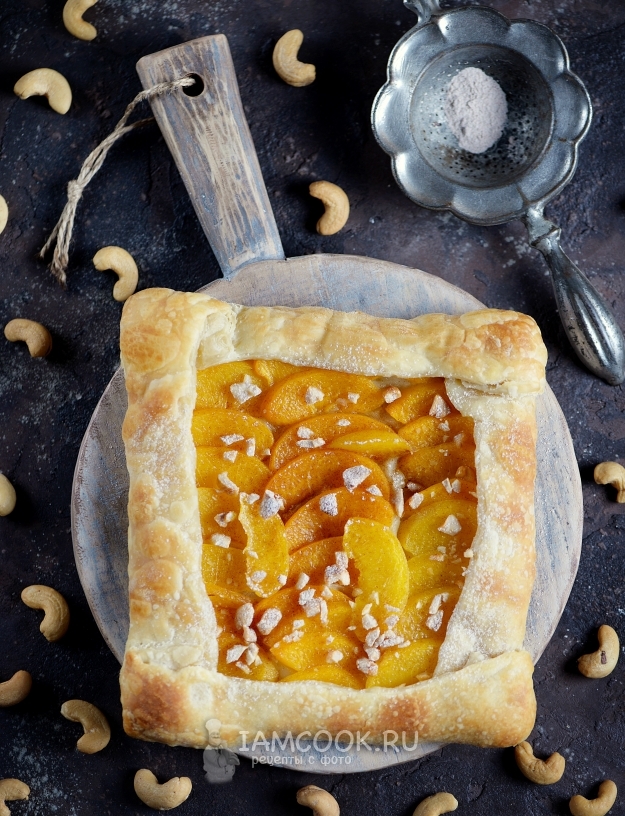 Рецепт пирога из слоеного теста с абрикосами