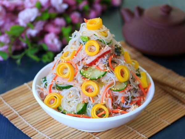 Японская кухня: Салат с овощами и свининой Сябу-Сябу