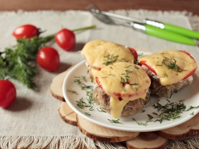 Мясные лодочки из фарша с помидорами и сыром в духовке рецепт пошаговый с фото - e-lada.ru