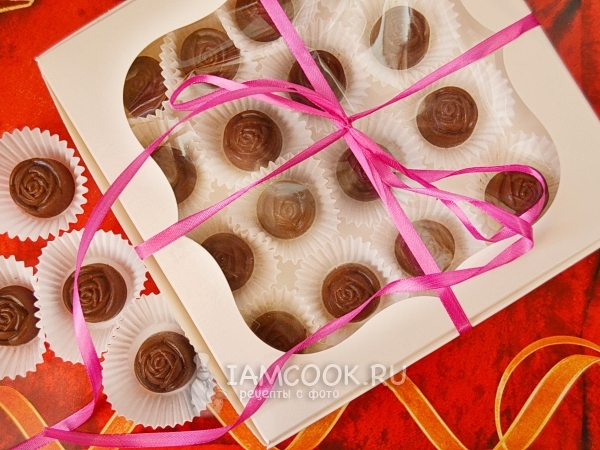 Шоколадные конфеты с начинкой из кокосовой стружки и арахиса, рецепт с фото