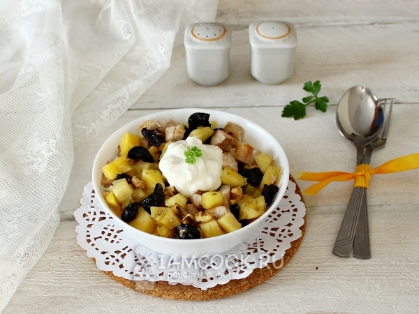 Салат с курицей, ананасом и черносливом рецепт с фото пошагово - конференц-зал-самара.рф