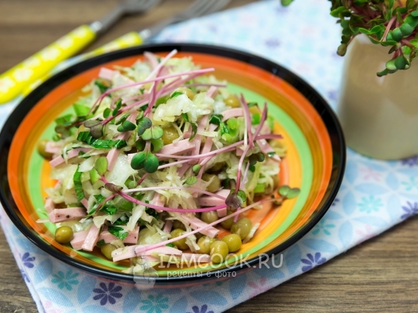 Салат из капусты с колбасой, горошком и сельдереем, рецепт с фото