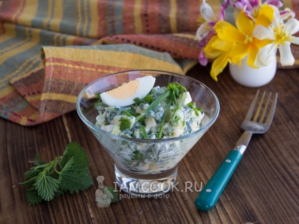 Салат из крапивы с яйцом, рецепт с фото