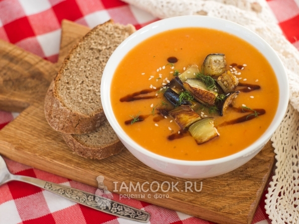 Суп-пюре с томатами, картофелем и жареными баклажанами, рецепт с фото